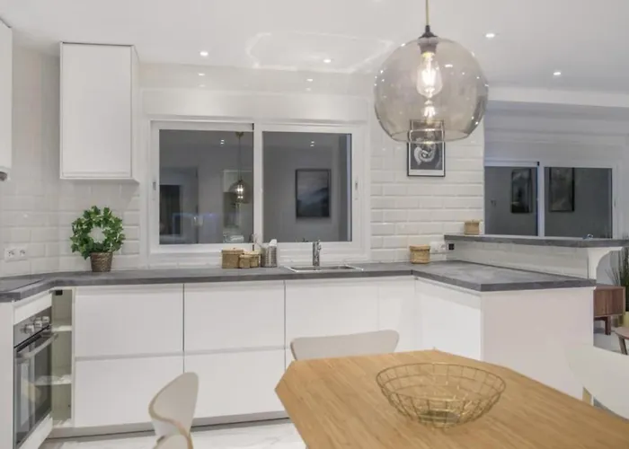 Luxury * 푸엔히롤라